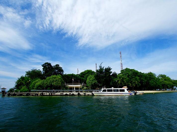 10 Islands to Plunge into in Jakarta&lsquo;s Thousand Islands