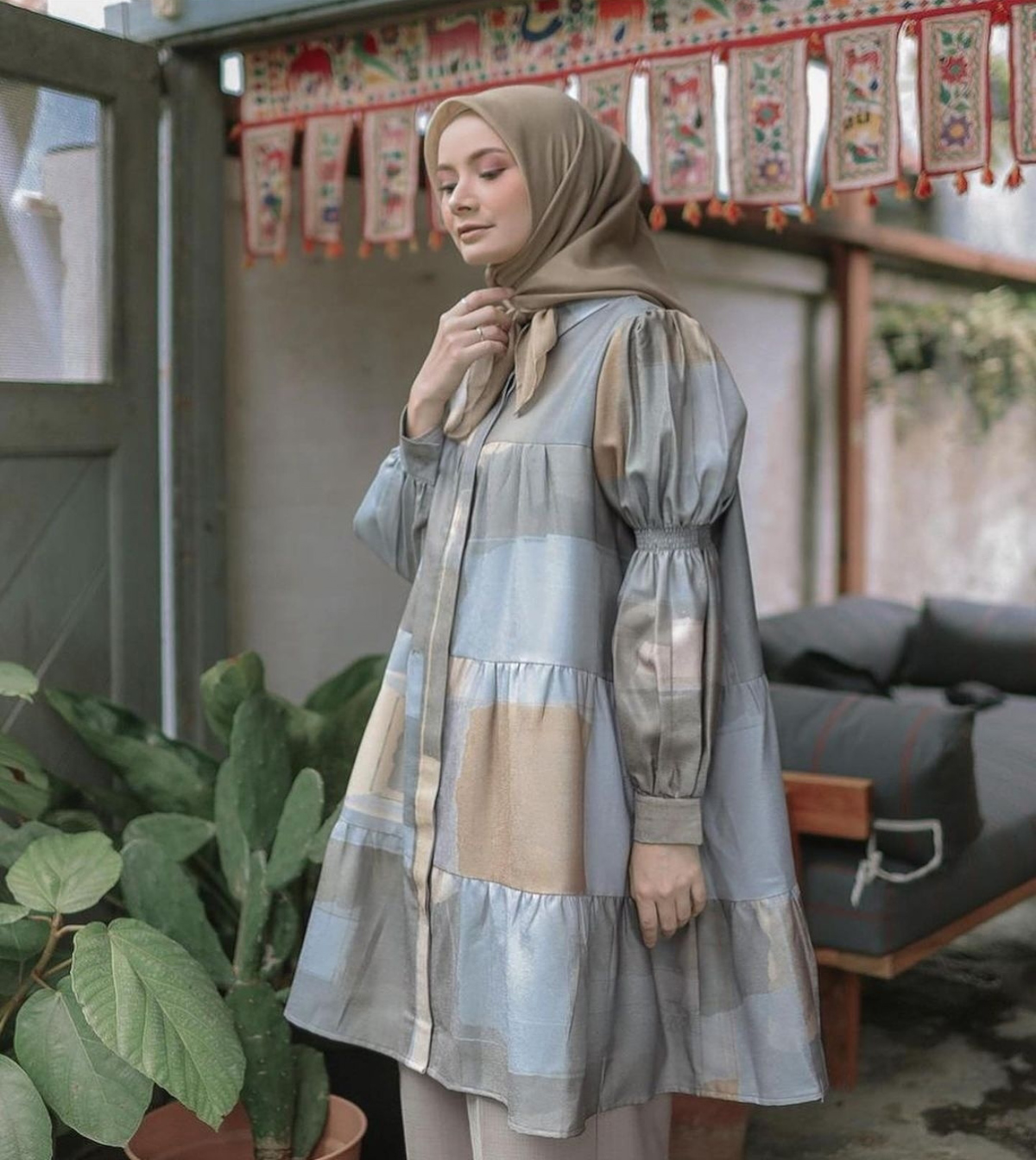 Tunik berbahan Diamond Crepe milik Maima Indonesia