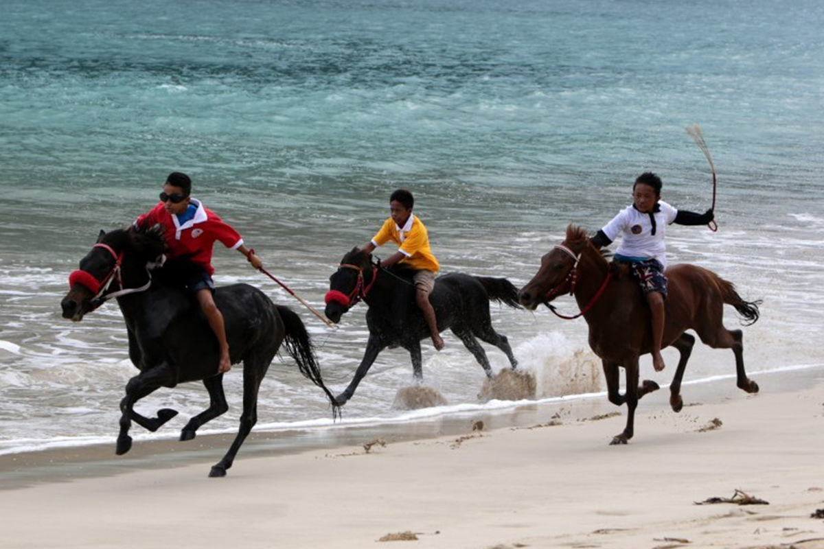 Highly Popular Horse Racing Competitions along the Border with Timor Leste
