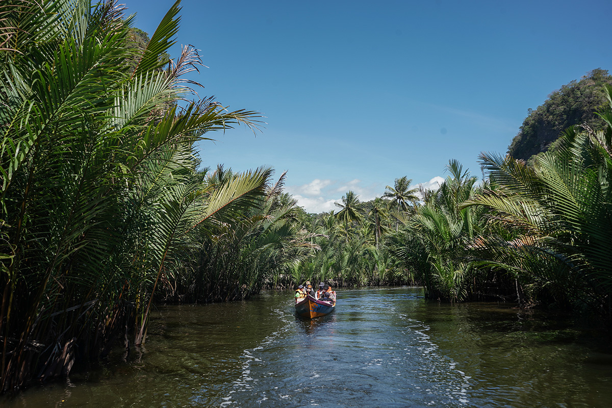 Sungai Pute di Desa Wisata Rammang-Rammang
