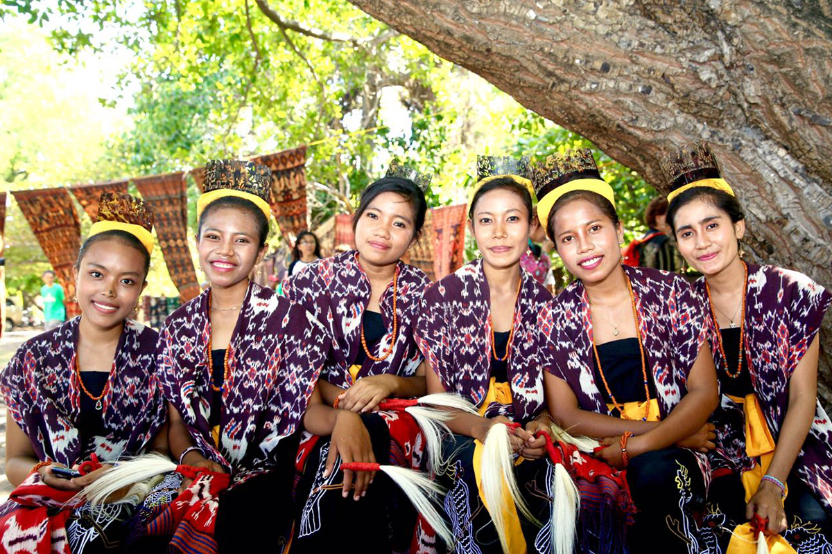 Sumba&rsquo;s Tenun Ikat Traditional Handwoven Fabric Festival 2018