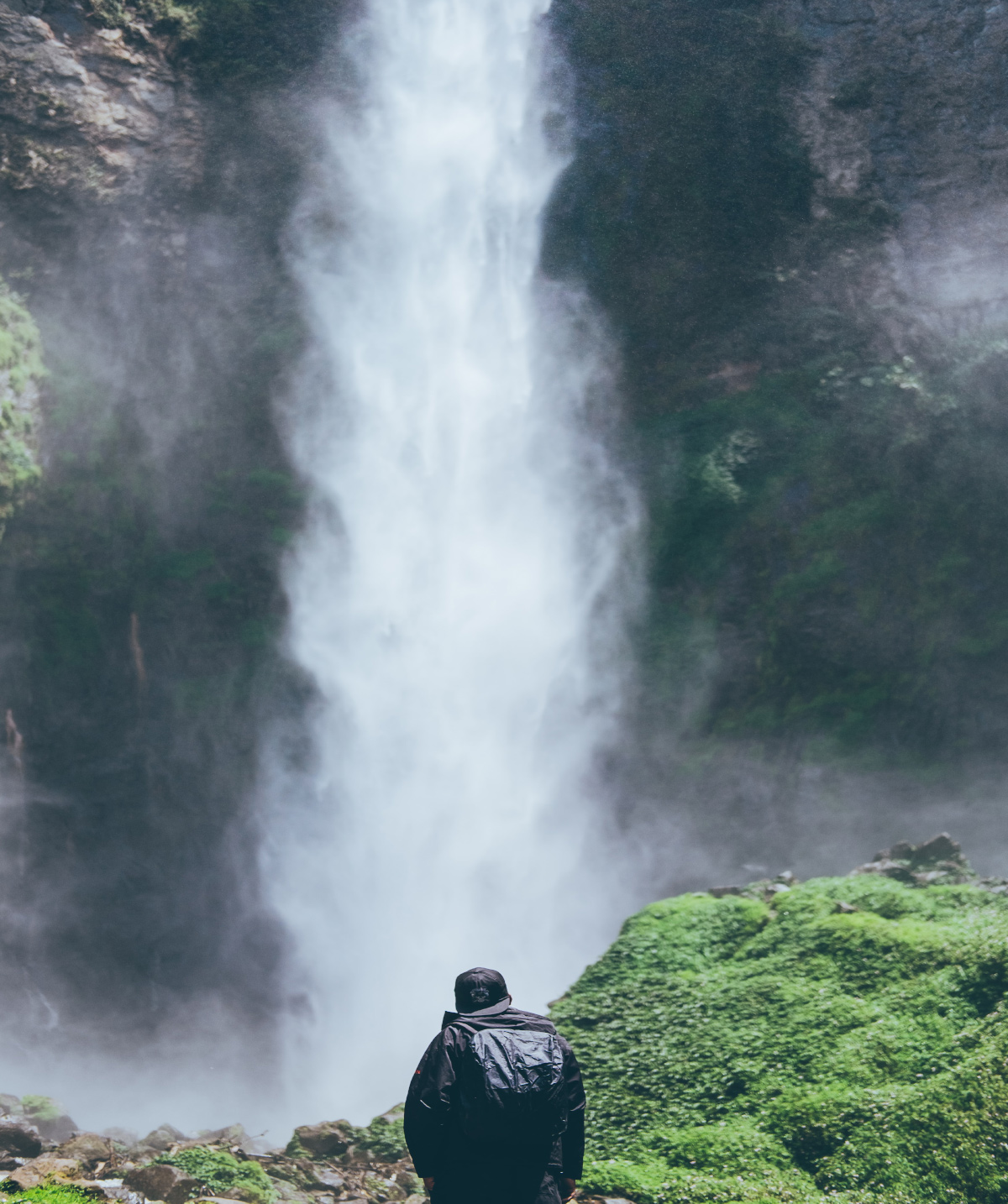 Air Terjun Sipiso Piso cocok dikunjungi di pagi hari