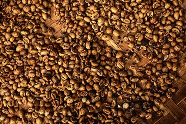 インドネシアの豊富なさわやかなコーヒー