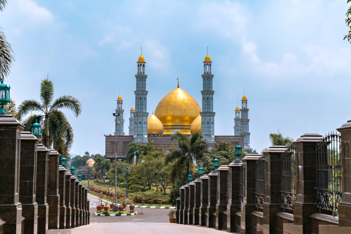 Potret Masjid Dian Al Mahri, Masjid Kubah Mas