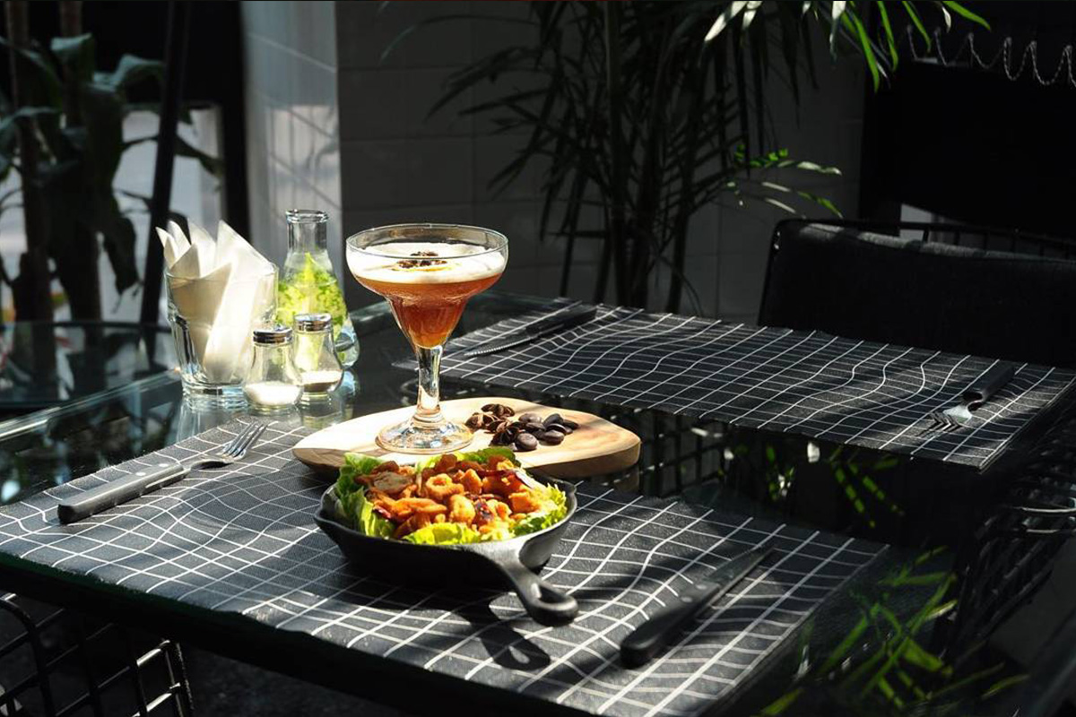 Enjoy Your Night with These 13 Hype Bars in Jakarta