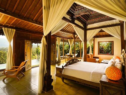 8 Beautiful Hotels Closest to Magnificent Borobudur