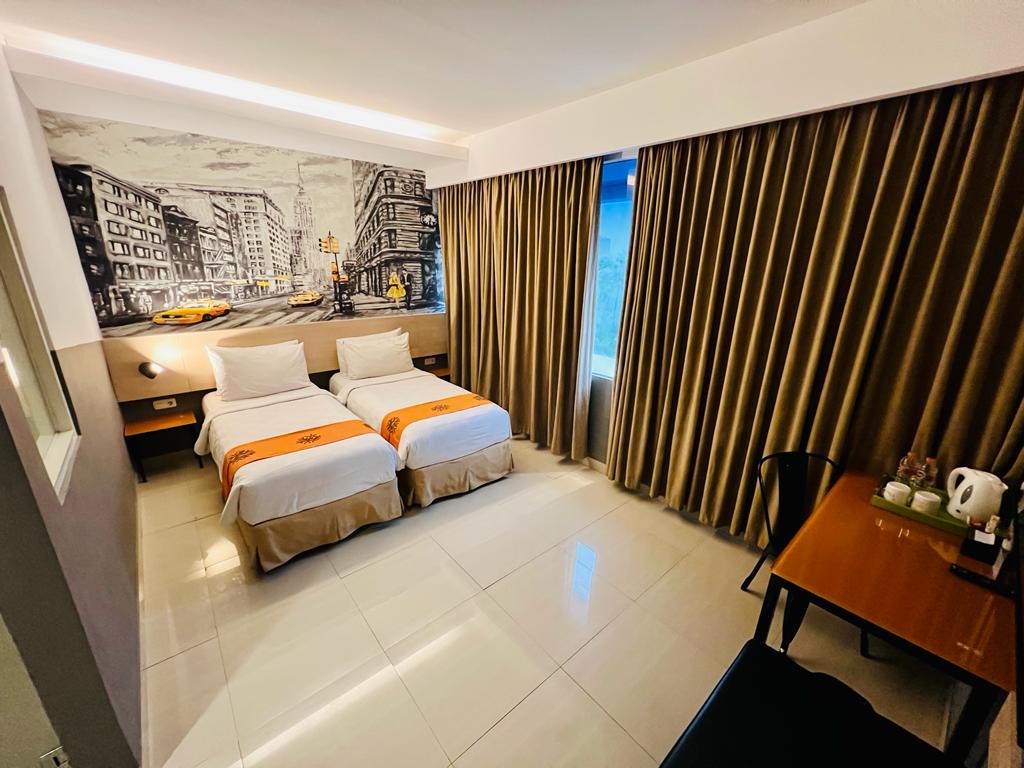 Avira Hotel